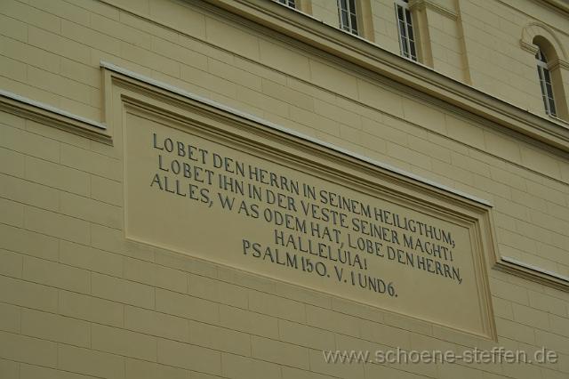 IMG_3474.JPG - Inschrift an Kirche